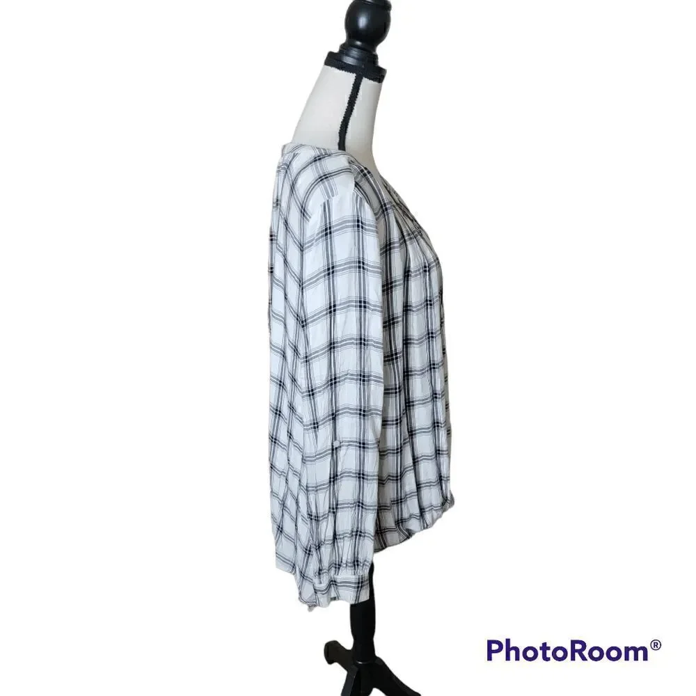 A.N.A. White and Blue Plaid Blouse with Split Neck. Size 3X.